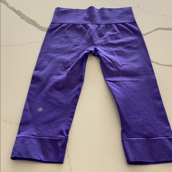 Lululemon purple seamless crop pants size 6 - Picture 2 of 5